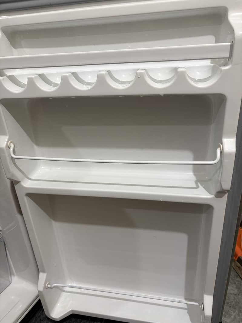 Mini fridge Dawlance 5