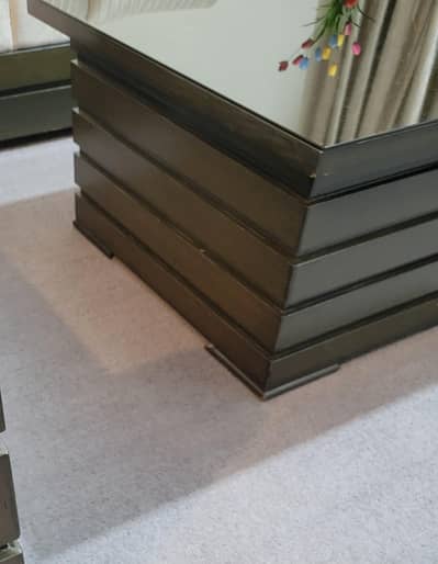Squared centre Table
