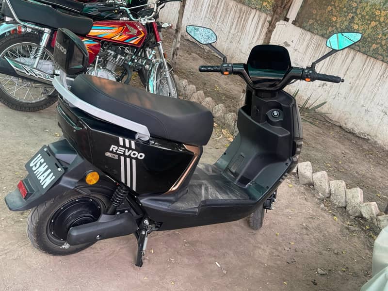 Revoo A12 3