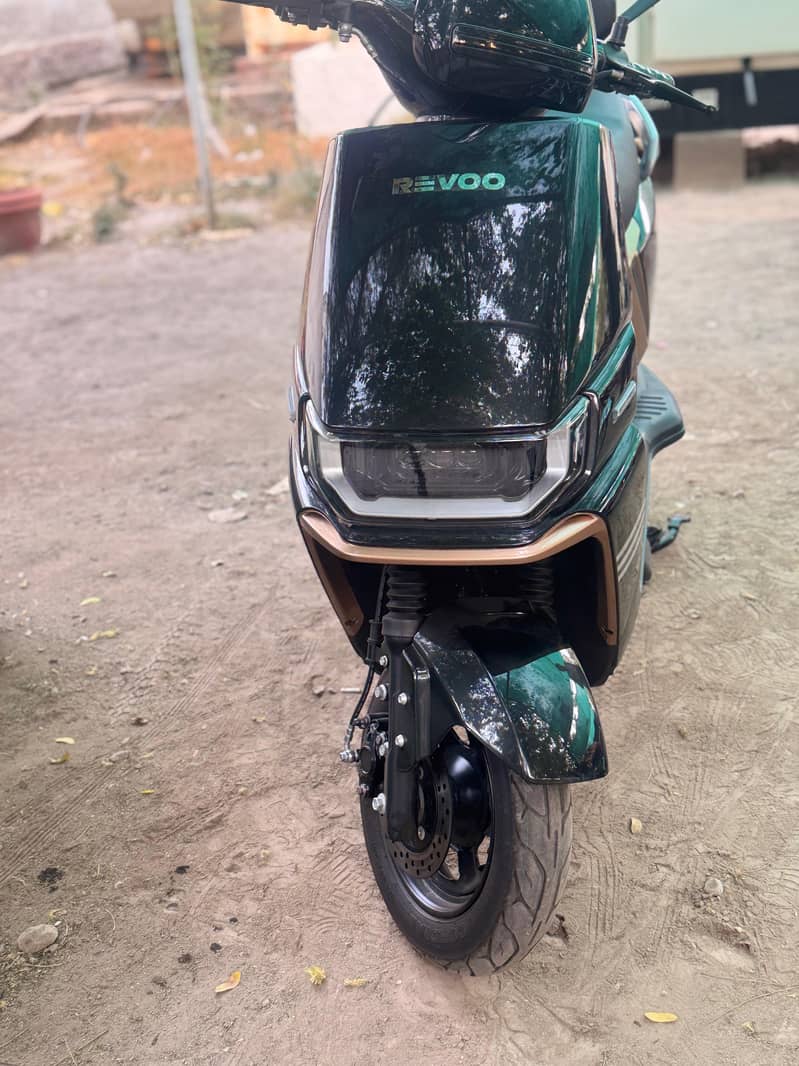Revoo A12 5