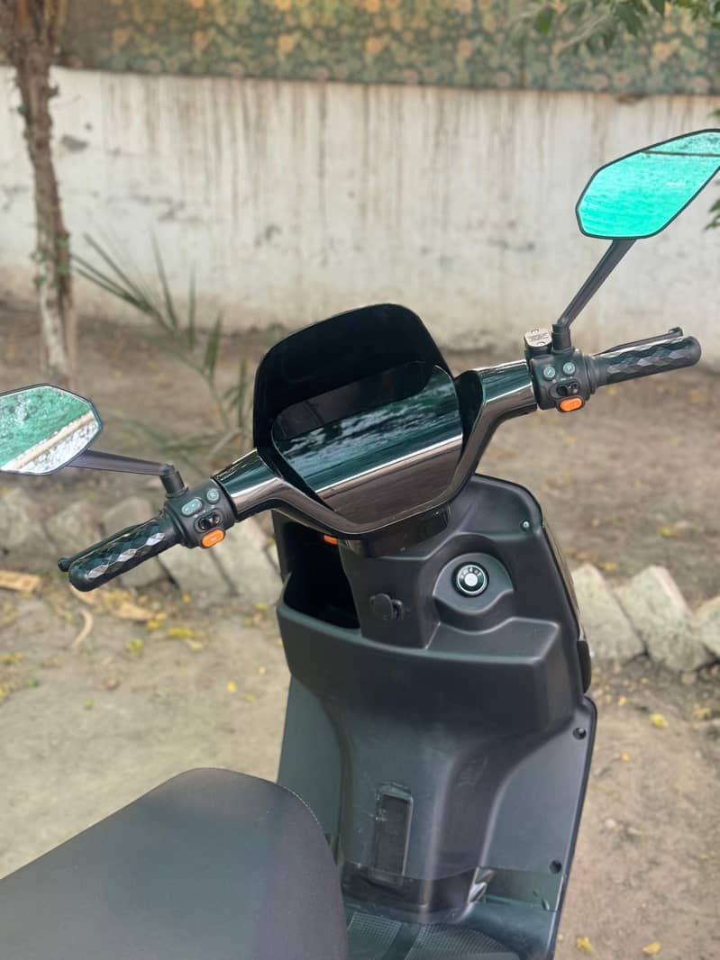 Revoo A12 10