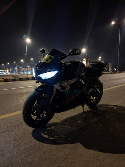 YAMAHA R6S