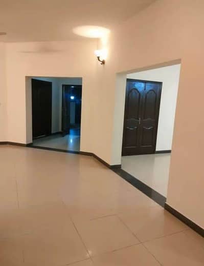 4 Bed Big House Available For Rent