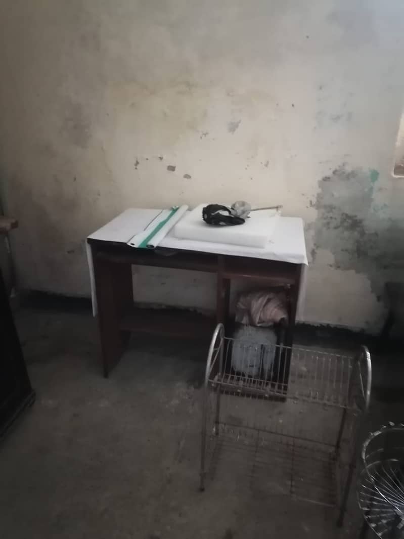 Double Bed with 2 Side Tables, Dressing Table 3