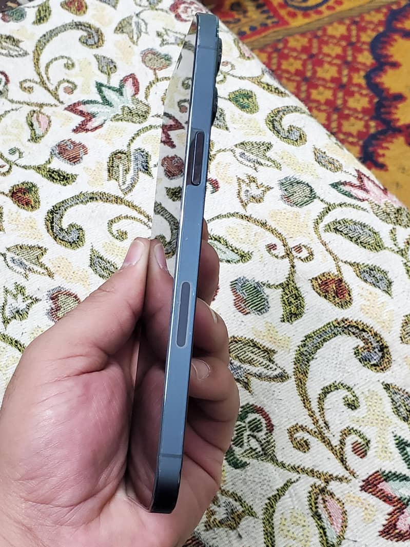 IPhone 12 Pro Max 3