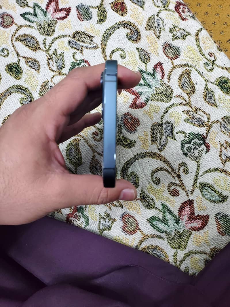 IPhone 12 Pro Max 5
