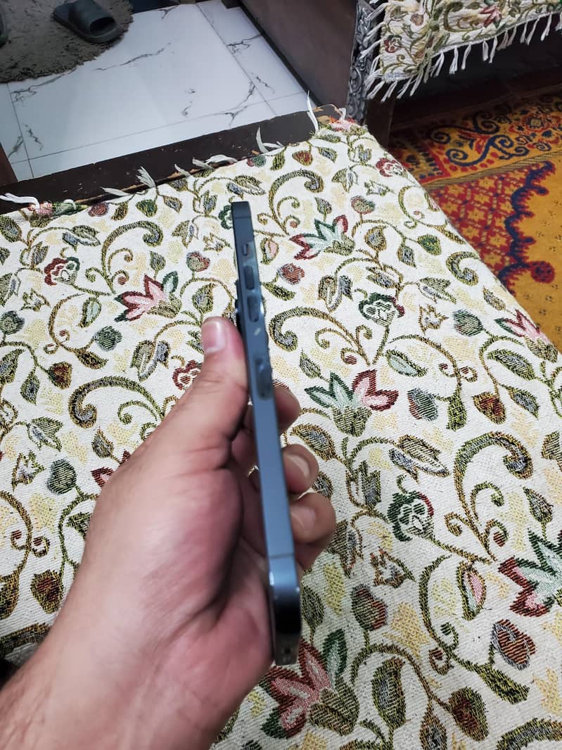 IPhone 12 Pro Max 7