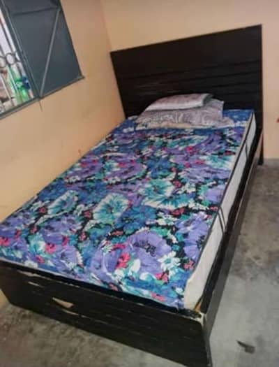 Bed With Spring Mattress with Good Condition 4*6 Size
