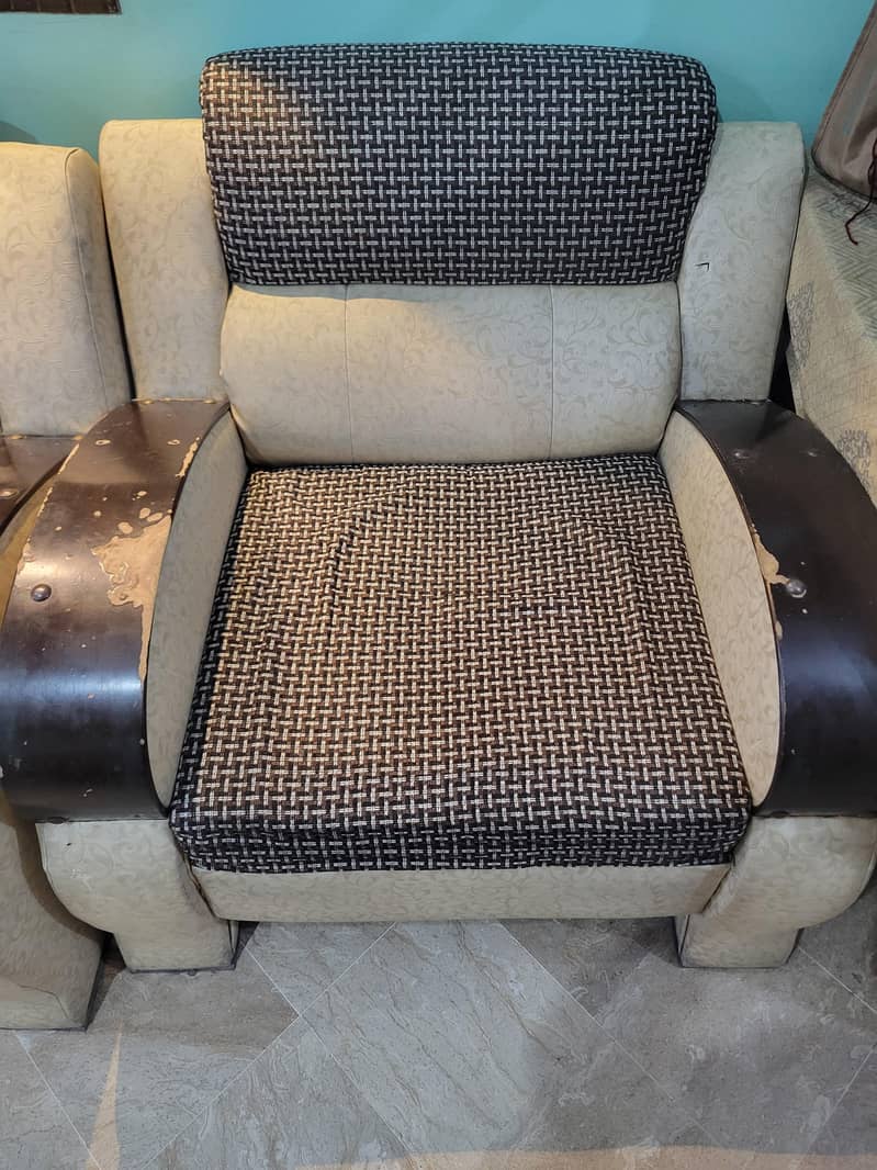 3/1/1 sofa set. 1