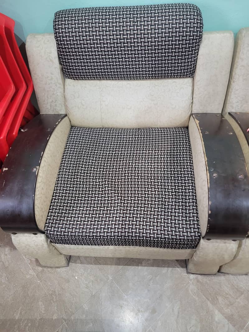 3/1/1 sofa set. 2