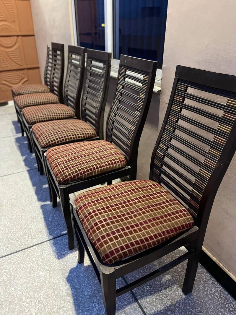 6 seater dining table 1