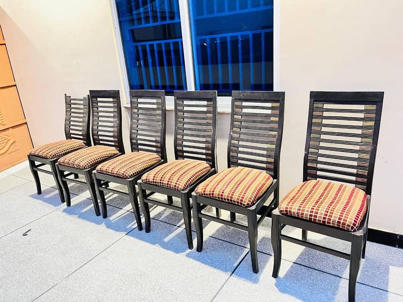 6 seater dining table 9