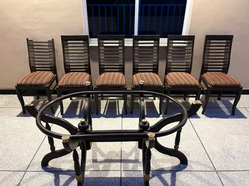 6 seater dining table 11