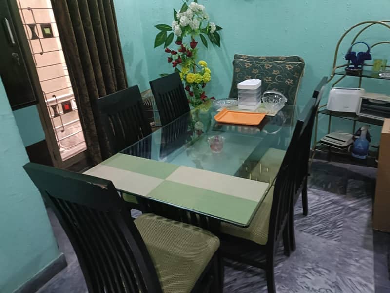 Dining table 0