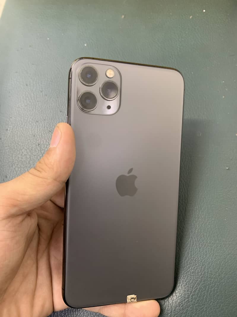iPhone 11 Pro Max 4