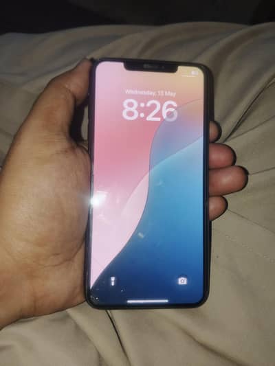 iphone xs max 512gb storage. read discription
