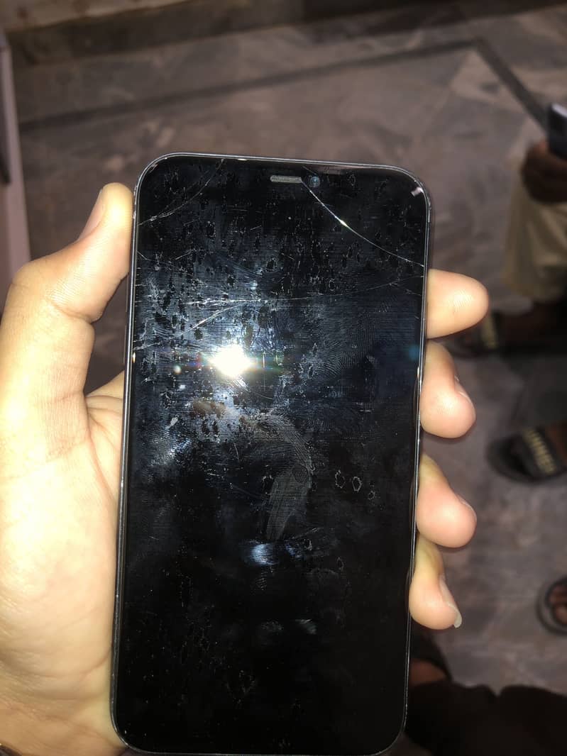 iPhone 11 12