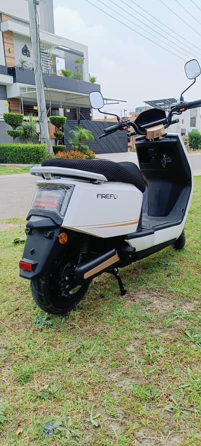 crown firefly lithium battery