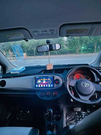 Toyota Vitz Silver