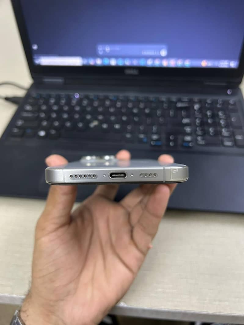 IPHONE 16 PRO MAX 2