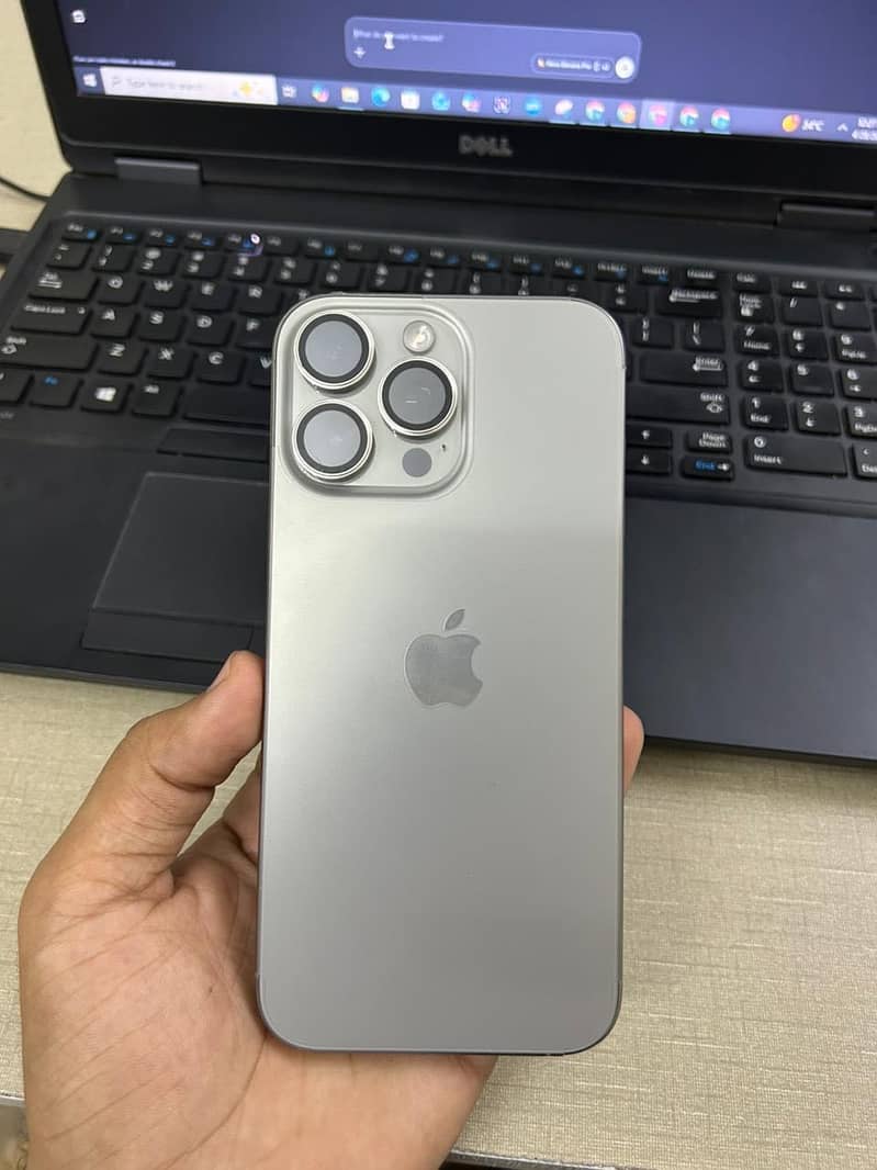 IPHONE 16 PRO MAX 3