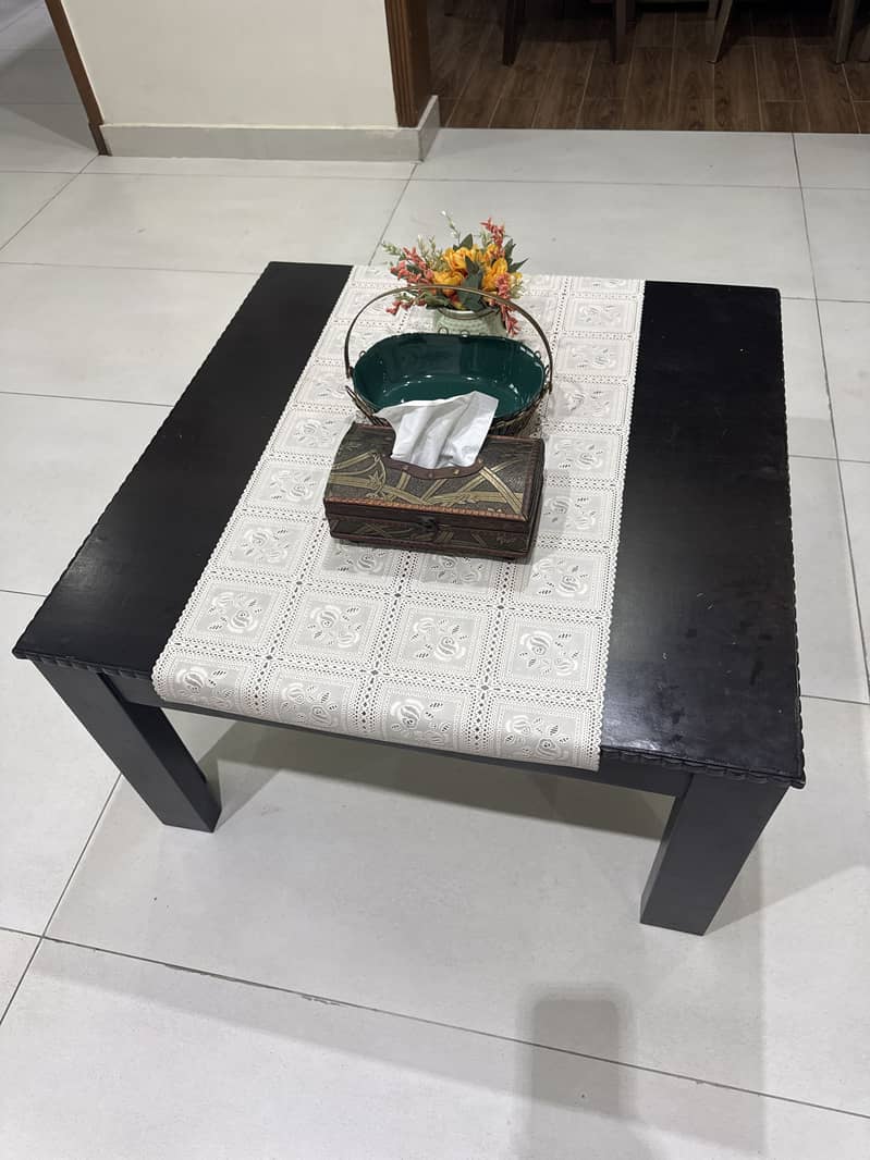 Center table 0