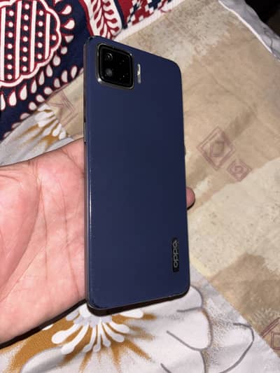 Oppo F17 with box cable