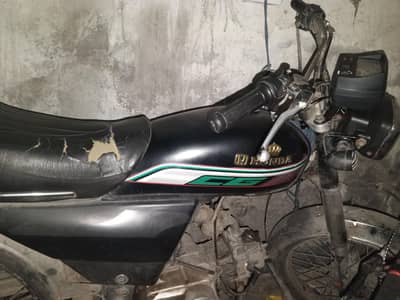 Only serious buyer contact with me. . thora bht kaam ho ga engine A-one