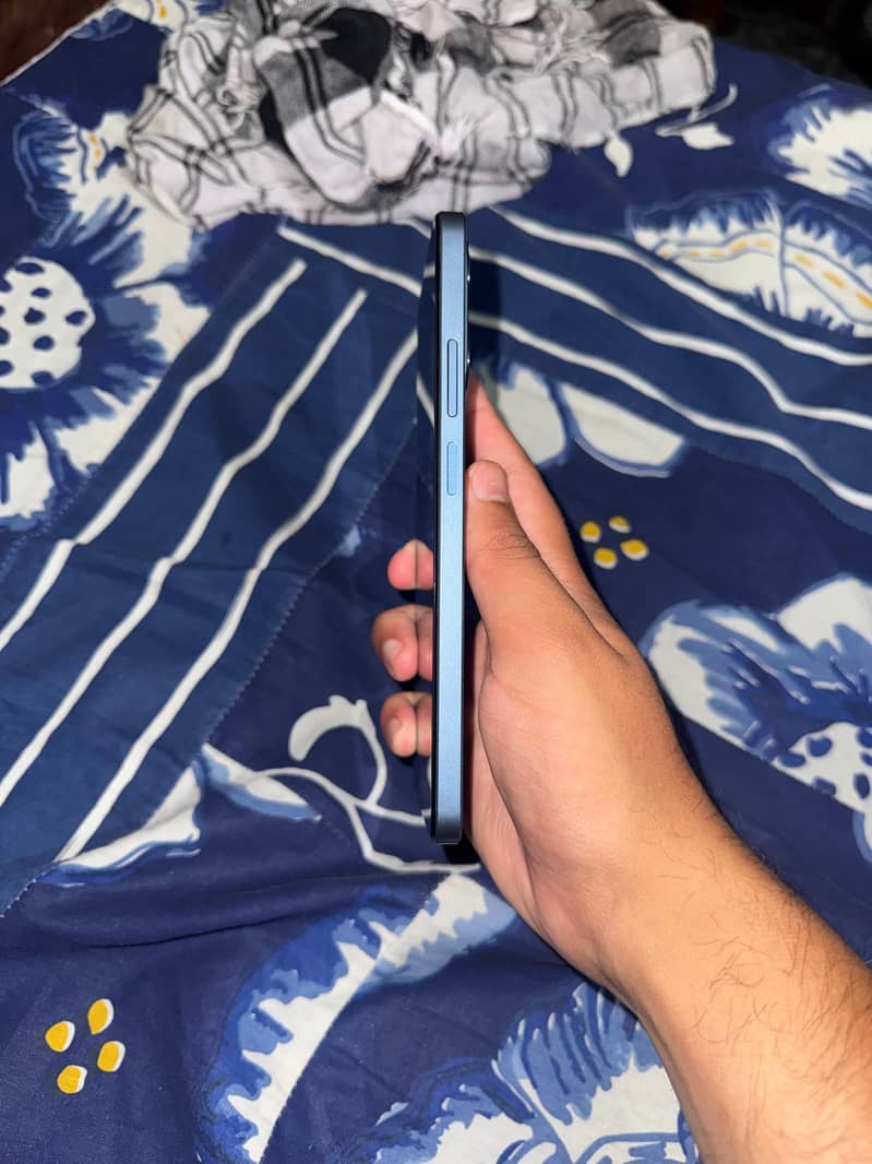 Realme C63 4