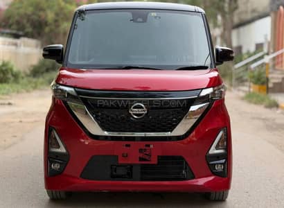 Nissan Roox S Hybrid is a 660cc (2021) / (2026) only 44000 km running