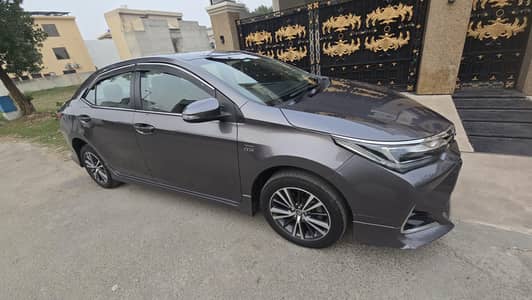 Toyota Corolla Altis Grande 1.8  Black Room