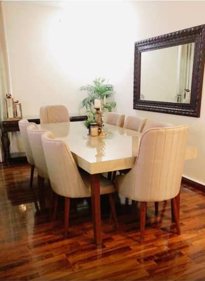 8 seater dinning table
