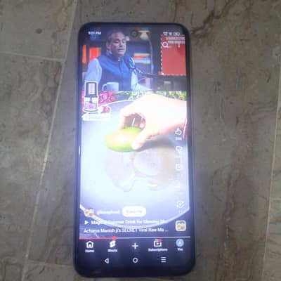 sirf set charger haii blkl fresh set hai