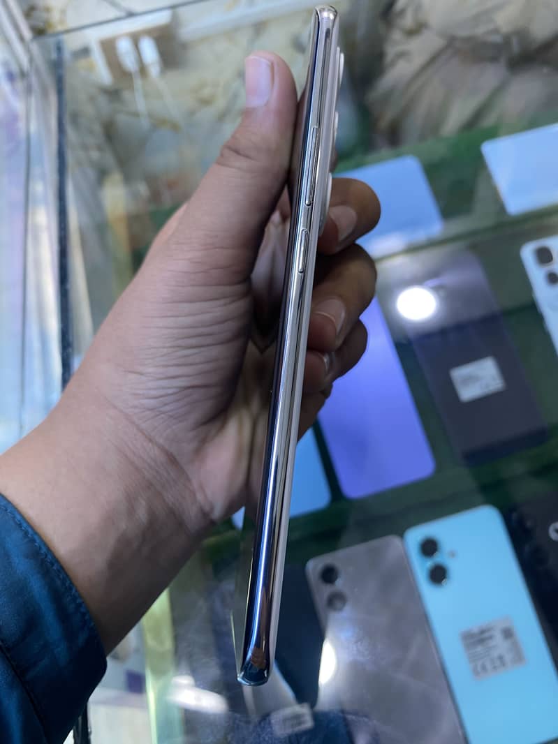 Tecno Camon 40 pro+ 3