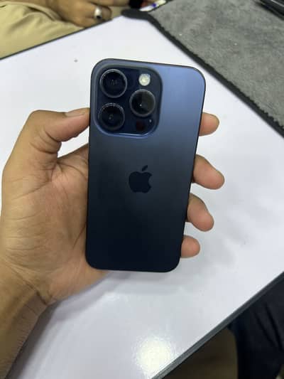 iPhone 15 pro factory 128gb 3.5 months sim time.