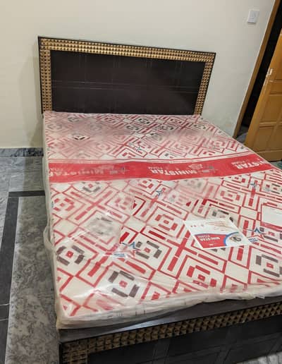 Queen Size Bed for Sale – Excellent Condition