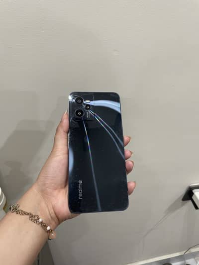 Realme C35
