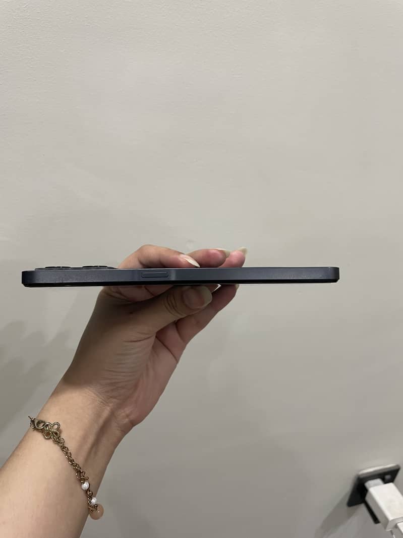 Realme C35 4