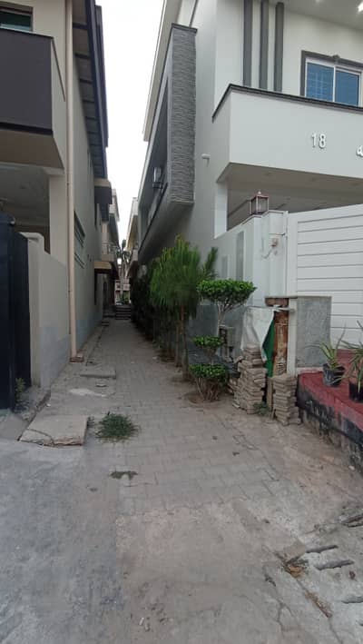 7 like that brand Gali corner house for sale FGEHA sector G13/2 islambad nearly Kashmir highway