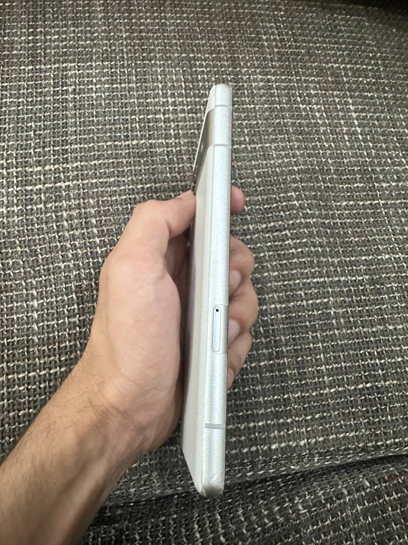 Google pixel 7a 4