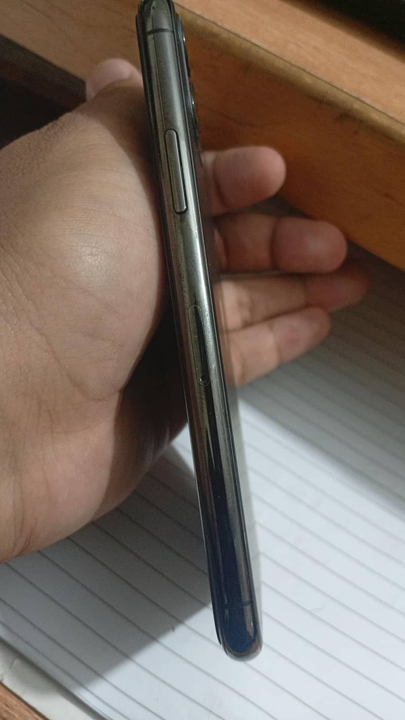 iPhone 11 pro 1