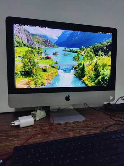 perfectly fine , Apple iMAC 2017 - 21.5' Retina display, 16GB, 512 GB