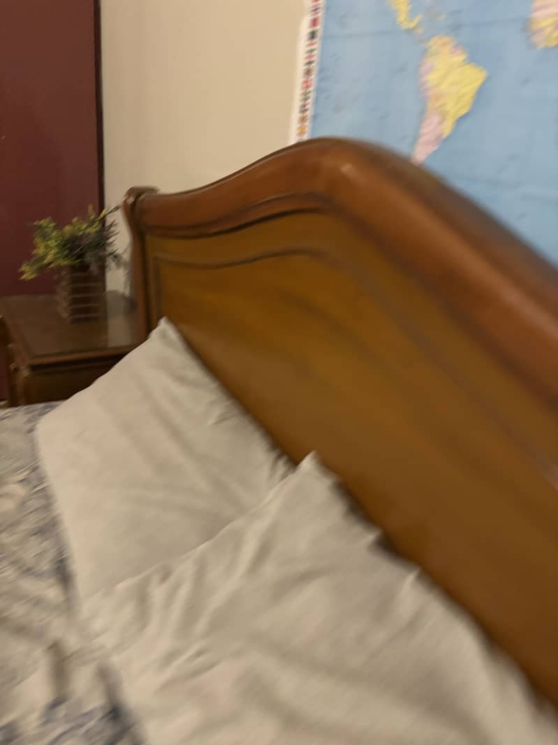 Bed with 2 side tables 1