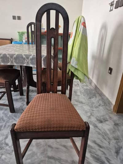 one dining table 5 chairs