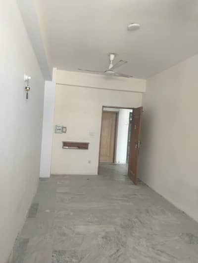 Studeo unfurnished flat available for rent in E11 2 markaz