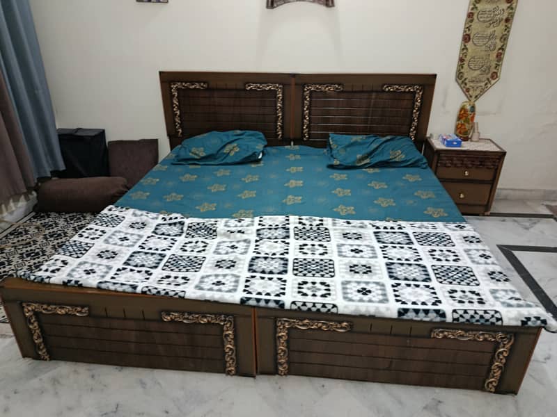 Two single bed without matresses 2