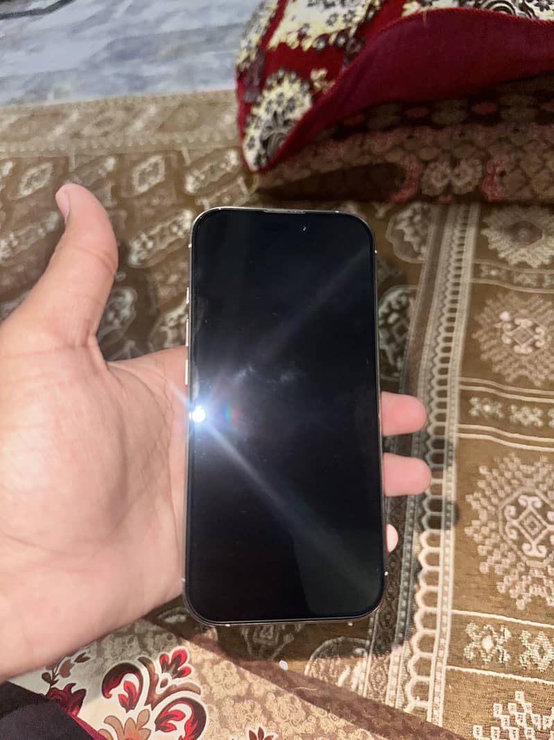 Iphone 16pro 1