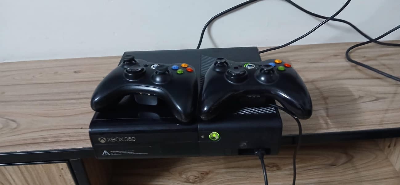 x box 360  with 2 wireless controller 2
