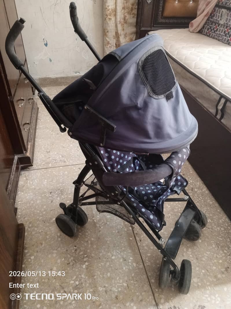 stroller 0