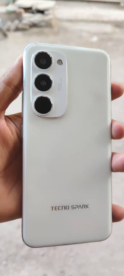 Tecno Spark 40 Pro plus  9/10  8+5/256 with Complete box